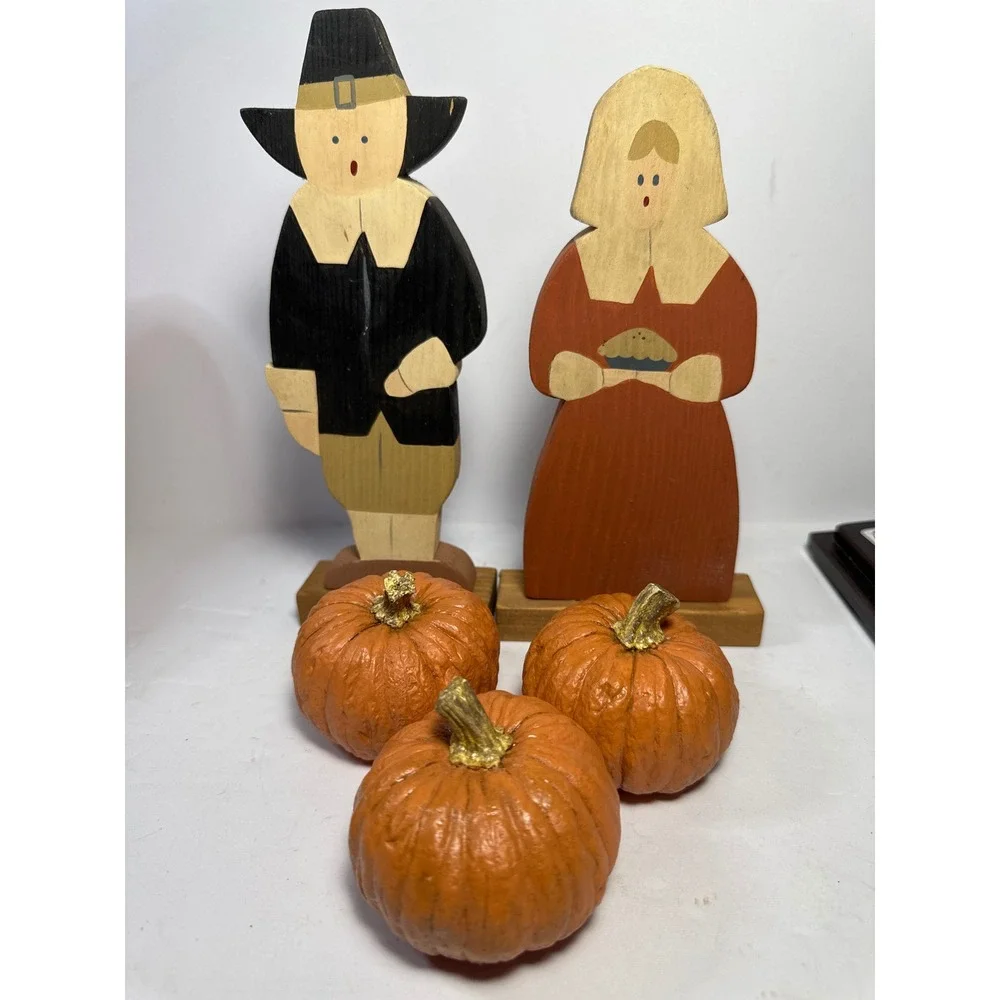Vintage Primitive Wooden Pilgrim Figurines Thanksgiving Holiday Decor Pumpkins